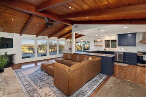 Interior - Harley’s Hideaway | Hilltop Views, Hot Tub & Pets (Paso Robles)