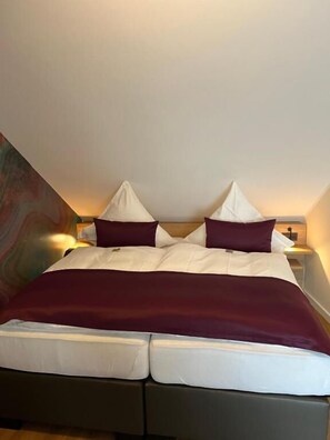 Unclassified image, 4 of 9, button - Hotel Wolfsschlucht (Bad Münstereifel)