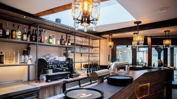 Bar (in der Unterkunft)