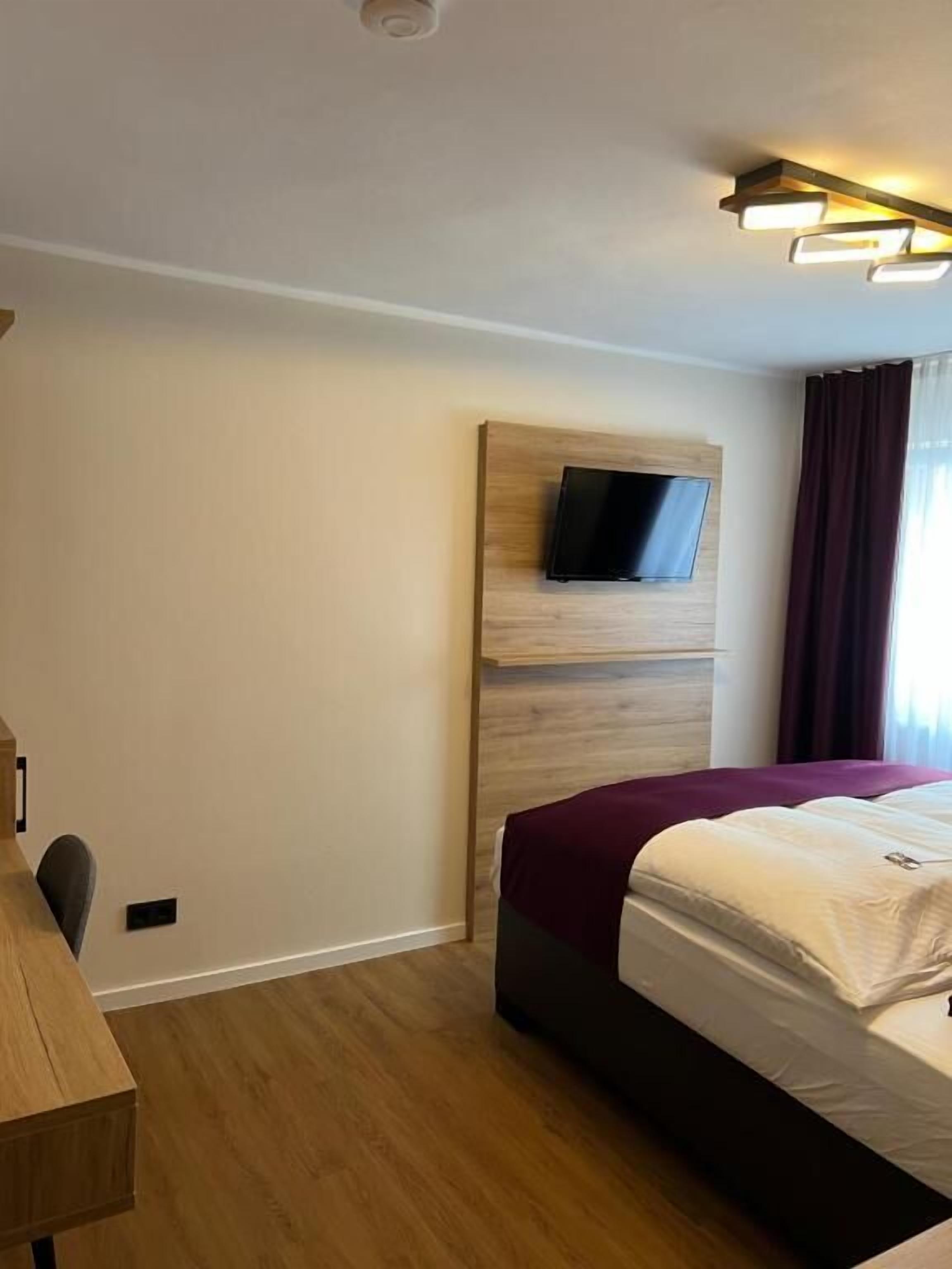 舒適雙人房, 庭園景 | 房內夾萬、免費 Wi-Fi