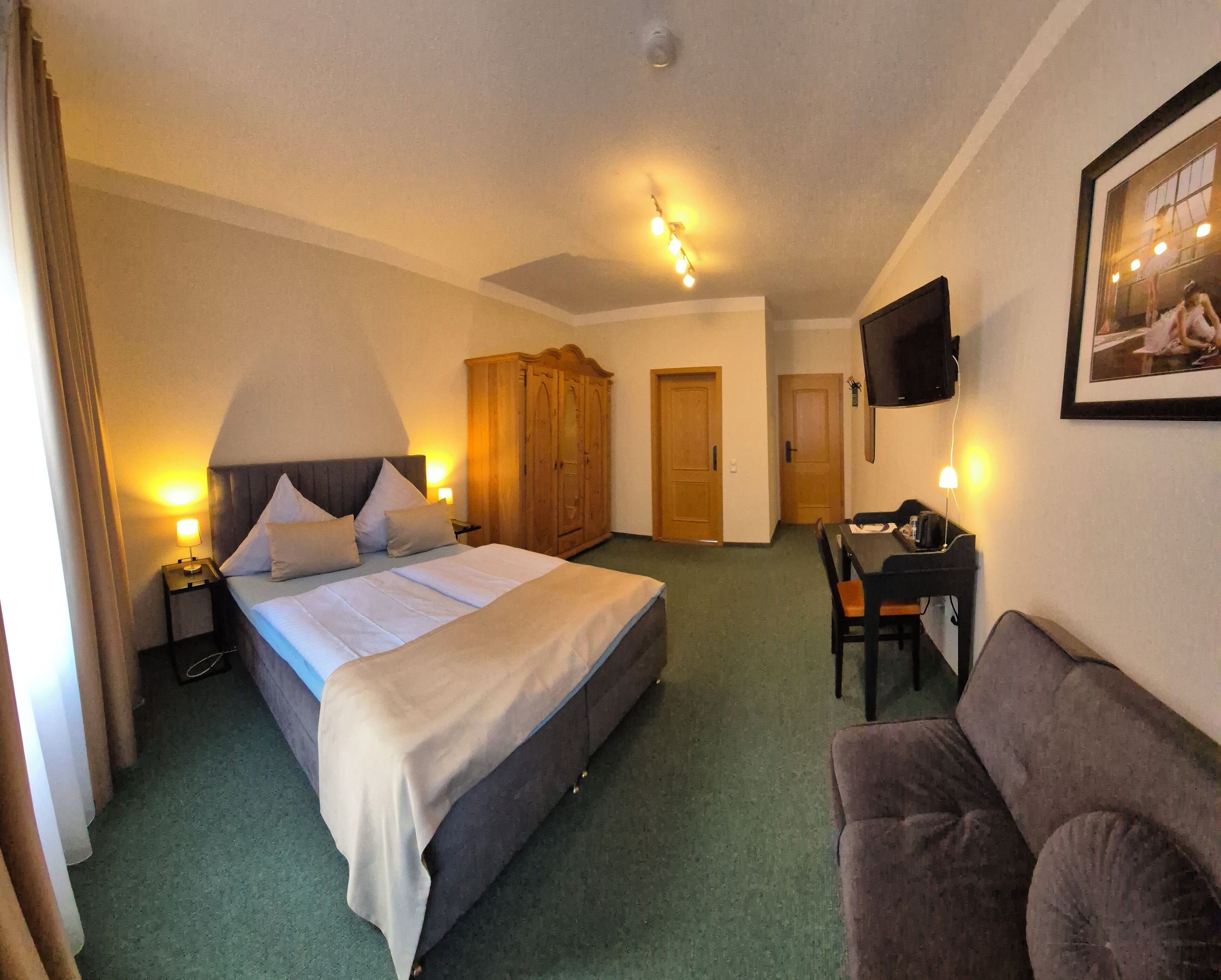 Habitación doble Deluxe | Caja de seguridad en la habitación y wifi gratis 