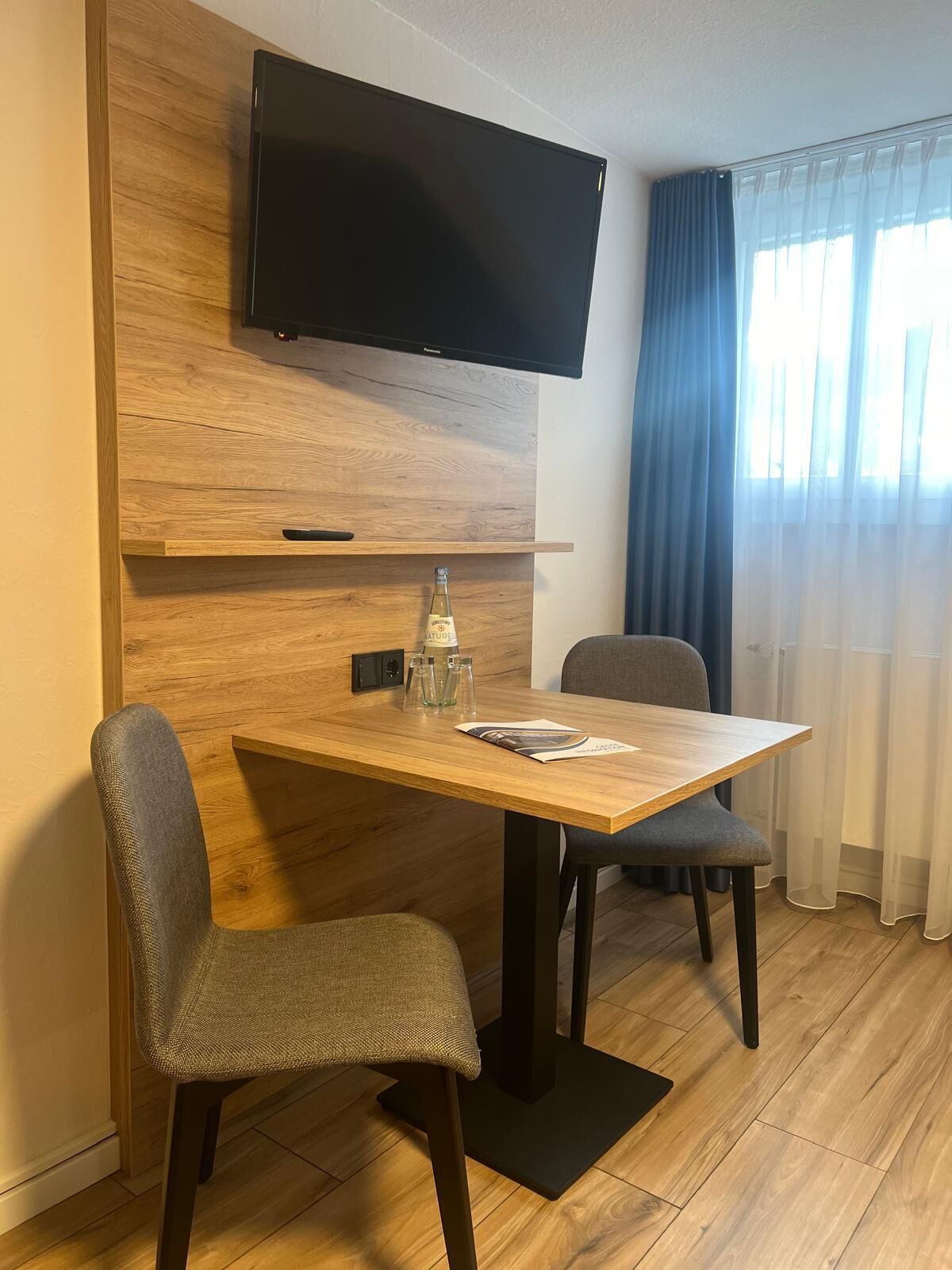 Comfort appartement, uitzicht op binnenplaats | Dineren in de kamer