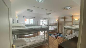 Roupas de cama antialérgicas, espaço de trabalho para notebook