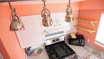 Microonde, forno, piano cottura, lavastoviglie