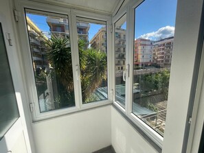 Unclassified image, 2 of 20, button