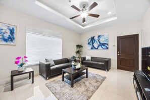 Nicht klassifiziertes Bild, 2 von 12, Schaltfläche