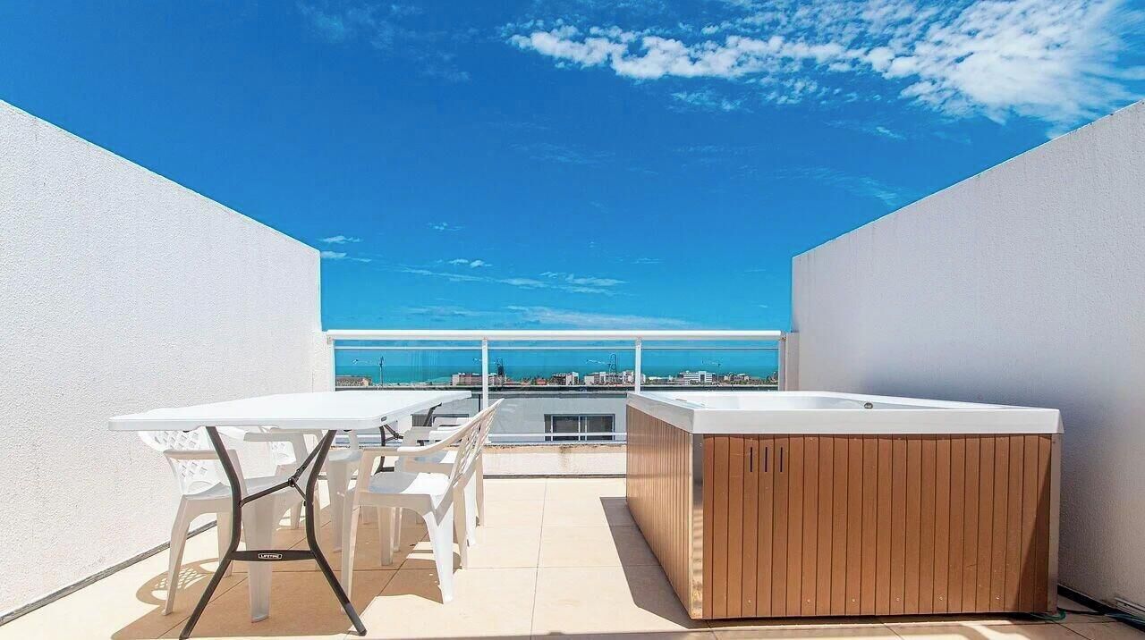 Basic Apartment | Outdoor dining