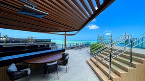 Unclassified image, 3 of 46, button