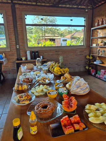 Dining. Pousada Vivenda Canto da Arte