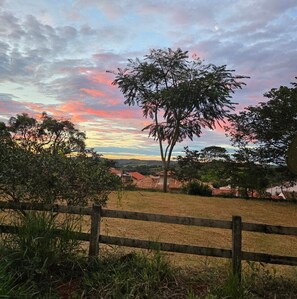 Suite | Property grounds - Pousada Vivenda Canto da Arte (Prados)