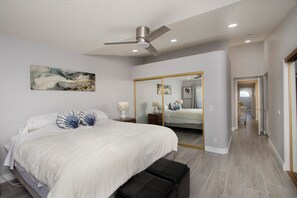 Unclassified image, 4 of 21, button - Retro modern, private 2b 2ba condo on a golf course (Palm Desert)