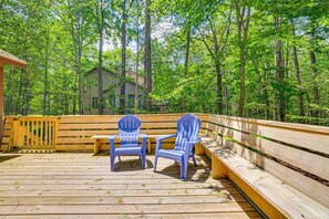 Terrace/patio - Poconos Hideaway w/ Resort Amenities (Big Bass Lake)
