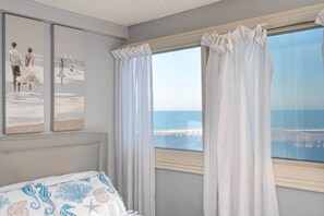 Iron/ironing board, WiFi, bed sheets - Ocean View Atlantis Studio - Sleeps 4 (Ocean City)