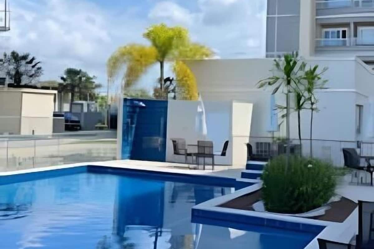 Classic Apartment, 2 Bedrooms, Partial Ocean View