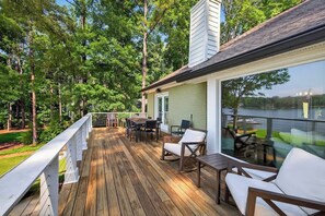 Outdoor dining - Lakefront Retreat | Lake Oconee | Boat & Jet Skis (Eatonton)