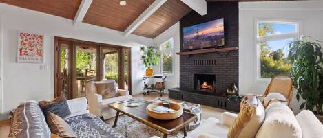 TV, fireplace, stereo, offices