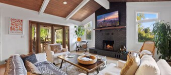 Luxury Ojai Escape: Pool, Jacuzzi & Tennis Court