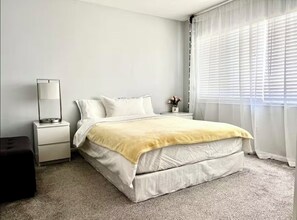 1 slaapkamer, een strijkplank/strijkijzer, gratis wifi, beddengoed