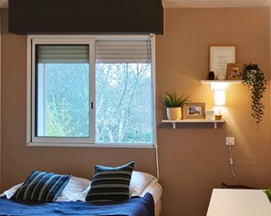 3 bedrooms, iron/ironing board, WiFi, bed sheets - Beautiful contemporary house with pool and pool house in a quiet village. (GOURBERA)