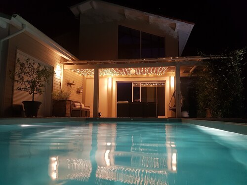 Beautiful contemporary house with pool and pool house in a quiet village.