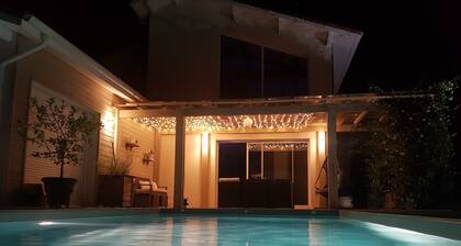 Beautiful contemporary house with pool and pool house in a quiet village.
