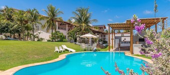 House in the Heart of Porto das Dunas by Carpediem