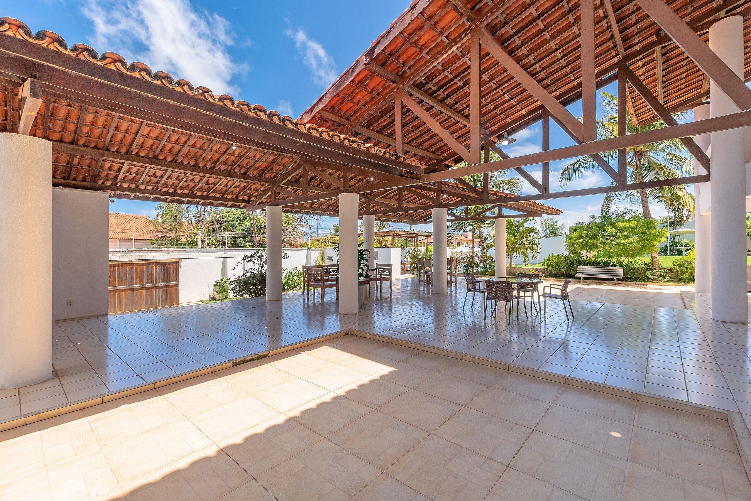 Basic Chalet | Outdoor dining