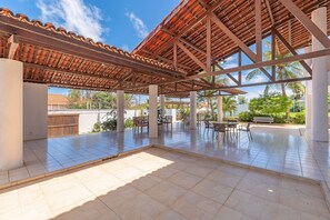 Basic Chalet | Outdoor dining