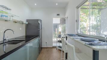 Nhà gỗ tiện nghi đơn giản