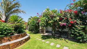Nhà gỗ tiện nghi đơn giản | Khuôn viên nơi lưu trú