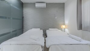 Nhà gỗ tiện nghi đơn giản | Spa