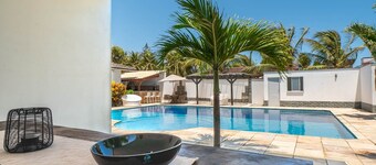 Casa Com Piscina em Porto das Dunas by Carpediem