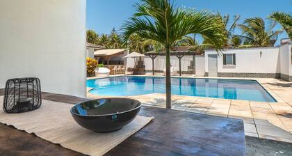 Casa Com Piscina em Porto das Dunas by Carpediem