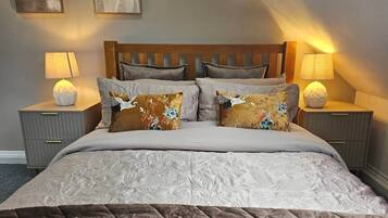 3 dormitoris, planxa i posts de planxar, wifi i roba de llit