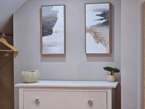 Interior - Stay Zen Apartments- luxury central parking garden (Woking)