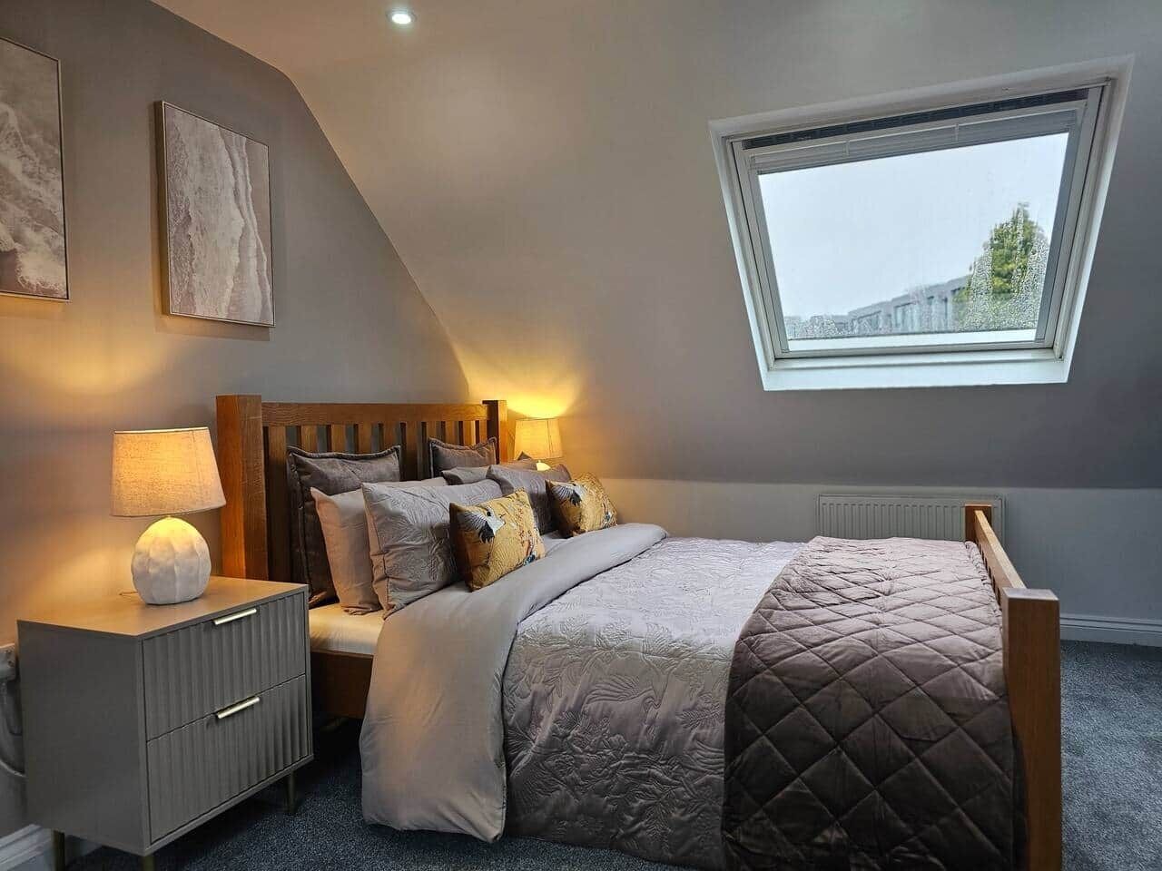 3 chambres, fer et planche à repasser, Wi-Fi, draps fournis