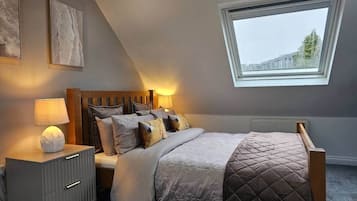 3 chambres, fer et planche à repasser, Wi-Fi, draps fournis