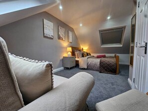 Unclassified image, 2 of 50, button - Stay Zen Apartments- luxury central parking garden (Woking)