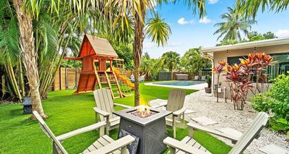 Luxury Retreat near Beach, Heated Pool, Hot Tub & Games