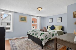 2 bedrooms, in-room safe, desk, free WiFi