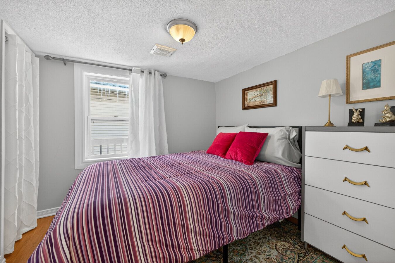 2 bedrooms, desk, free WiFi, bed sheets