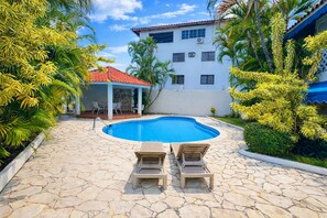 Outdoor pool - Private Jacuzzi family villa near Juan Dolio Beach DR (Juan Dolio)