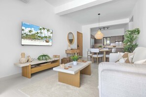 テレビ、書斎 / ワークスペース