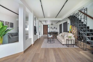 Interior - Spacious Home Ideal for Groups, Patio, Arcade Game (Ciudad de México)