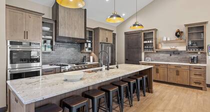 Luxury Golf Course Retreat