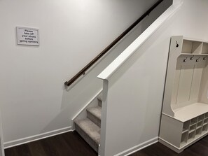 Interior - Nearly new Raleigh townhouse with all the basic needs and a convenient location (Raleigh)