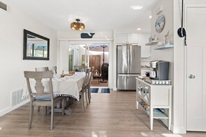 Dining - • Coastal Escape Steps to Beach—15% Discount for April & May - SUNSET HAVEN (Dana Point)
