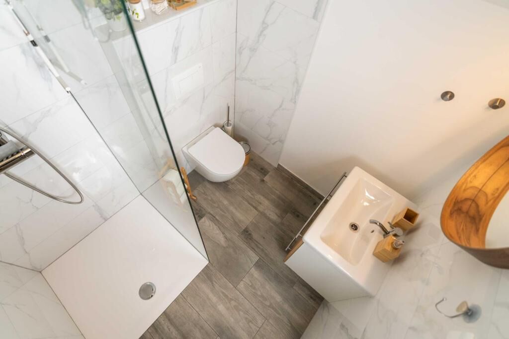 Studio, patio, uitzicht op bergen