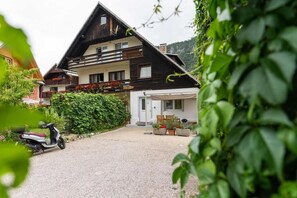 Studiolejlighed - terrasse - bjergudsigt