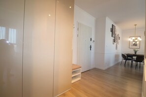 Dining - Slaska 13 by Grand Apartments (Gdańsk)